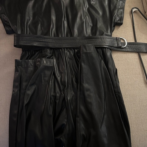 Soft faux leather high end jumpsuit with belt - Picture 4 of 6